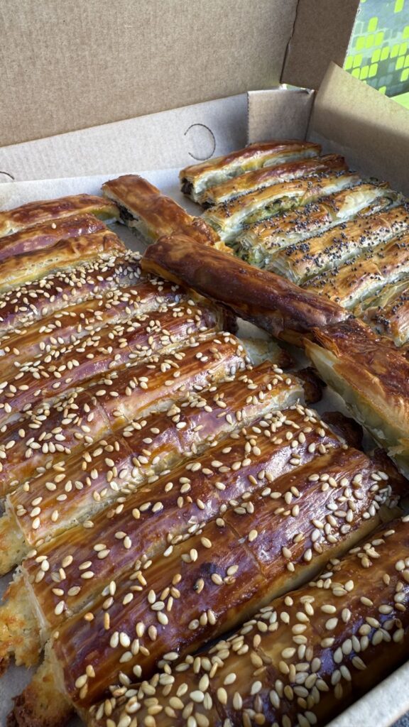 Caja de burek/börek para catering y eventos en Madrid